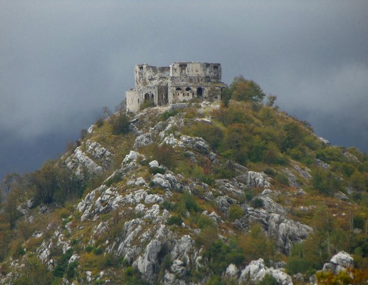 1.Tvrđava Stražnik foto Starčević